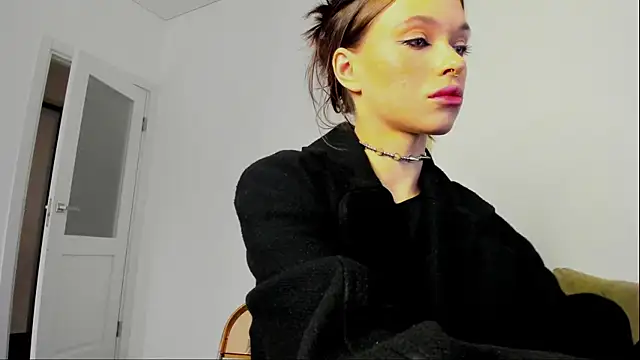 Kossie  online show from 10/19/25, 06:19