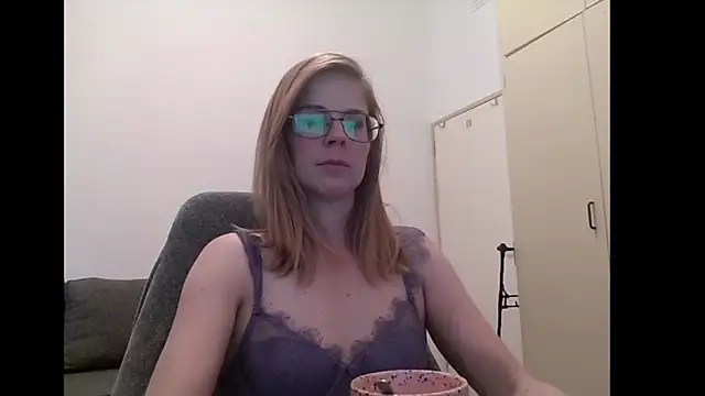 Snapshot of SavannaGirly chatting on 09/25/25, 09:13 SavannaGirly online show from 09/25/25, 09:13