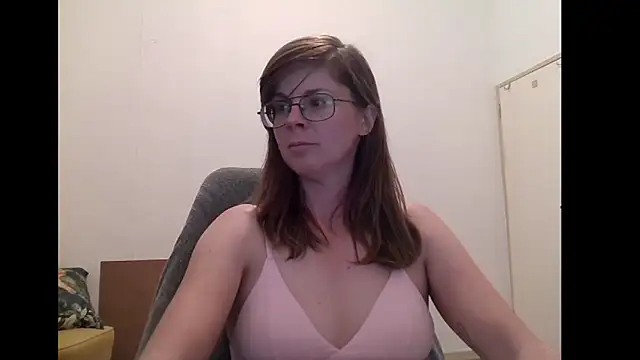 SavannaGirly online show from 04/15/26, 06:37