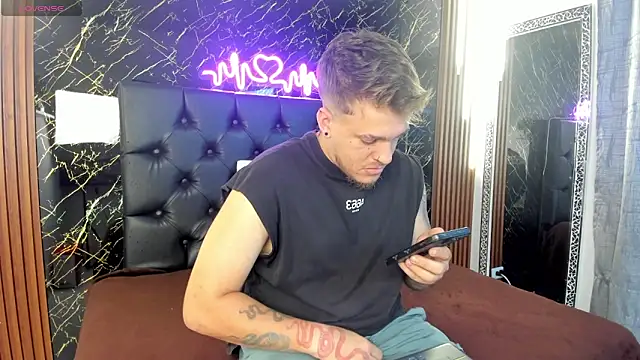 keane lee online show from 10/22/25, 12:49