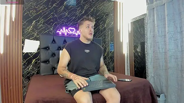 keane lee online show from 11/28/25, 12:41