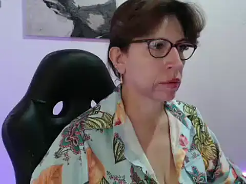 Chayla Ruiz online show from 02/04/25, 09:52