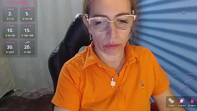 Snapshot of Chayla_Ruiz chatting on 06/15/26, 02:52 Chayla Ruiz online show from 06/15/26, 02:52