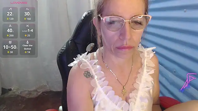 Snapshot of Chayla_Ruiz chatting on 06/16/26, 11:24 Chayla Ruiz online show from 06/16/26, 11:24