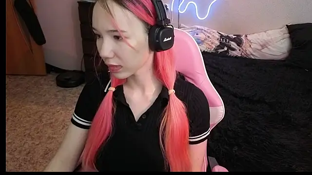 Snapshot of Maya_Viola chatting on 02/10/26, 05:55 Maya Viola online show from 02/10/26, 05:55