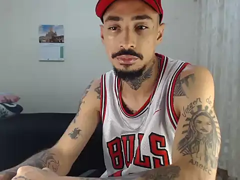 Snapshot of emiliano_hottt chatting on 02/22/26, 07:08 emiliano hottt online show from 02/22/26, 07:08