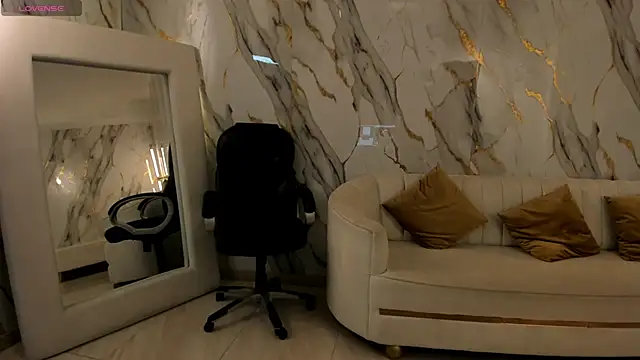 JadeEvansX online show from 11/25/25, 04:40