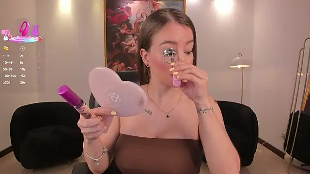 Snapshot of MaryLewis_ chatting on 02/23/26, 11:40 MaryLewis online show from 02/23/26, 11:40