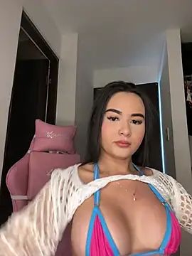 Snapshot of jailyncam_ chatting on 06/10/26, 02:27 jailyncam online show from 06/10/26, 02:27