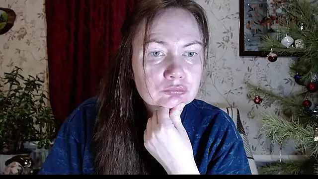 Snapshot of EmilyDoth chatting on 02/06/26, 06:11 EmilyDoth online show from 02/06/26, 06:11