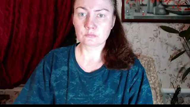 Snapshot of EmilyDoth chatting on 02/13/26, 01:51 EmilyDoth online show from 02/13/26, 01:51