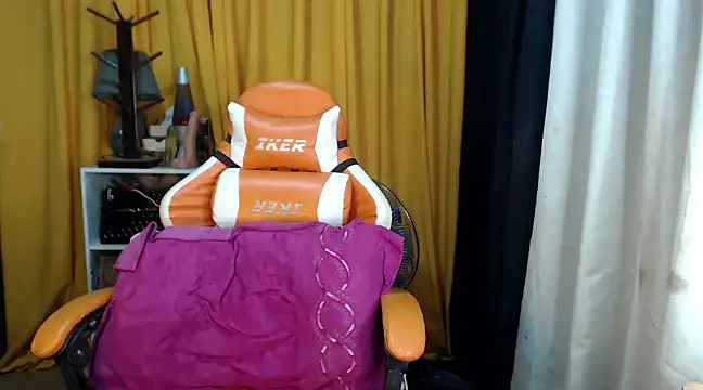 Snapshot of Deliciouscumsxz chatting on 12/23/24, 10:21 Deliciouscumsxz online show from 12/23/24, 10:21