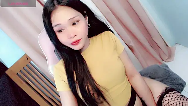 amomentoflust69 online show from 05/10/26, 12:10