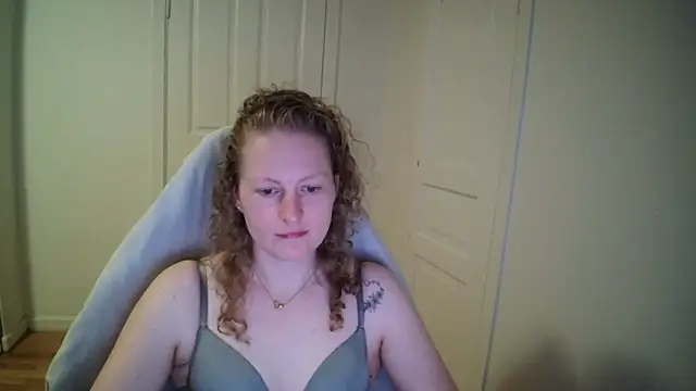 Snapshot of Girlnina-1995 chatting on 03/24/26, 11:04 Girlnina-1995 online show from 03/24/26, 11:04