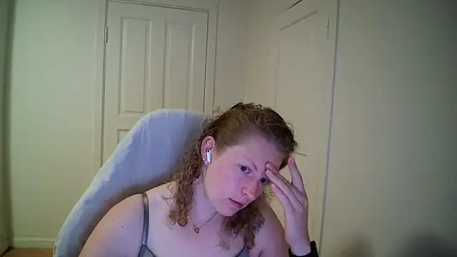 Snapshot of Girlnina-1995 chatting on 05/12/26, 07:49 Girlnina-1995 online show from 05/12/26, 07:49