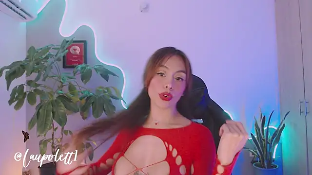 Snapshot of LauPolett chatting on 02/14/26, 11:34 LauPolett online show from 02/14/26, 11:34