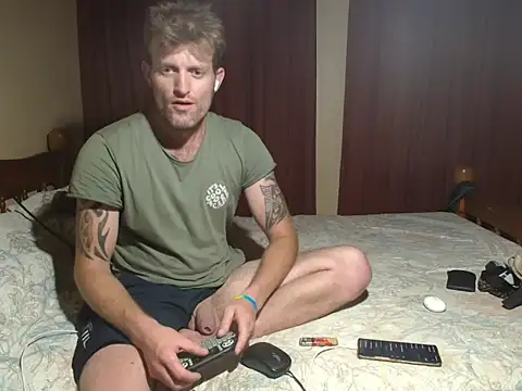 Snapshot of the-billy-blue chatting on 01/16/26, 02:26 the-billy-blue online show from 01/16/26, 02:26