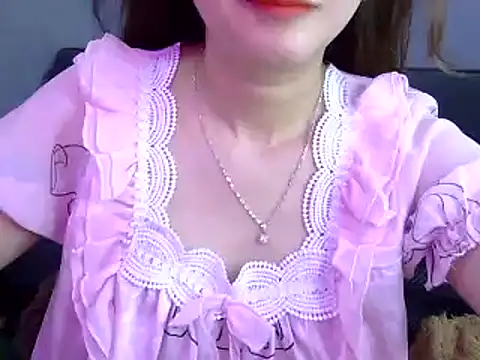 Snapshot of Bee_2k chatting on 12/02/24, 05:15 Bee 2k online show from 12/02/24, 05:15