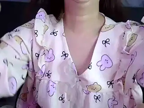 Bee 2k online show from 12/02/25, 04:51