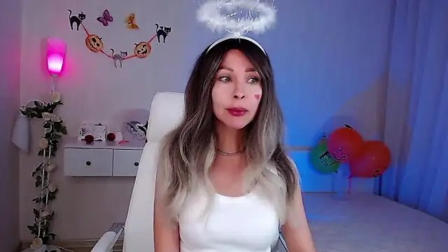 wendifoste online show from 10/31/25, 06:53