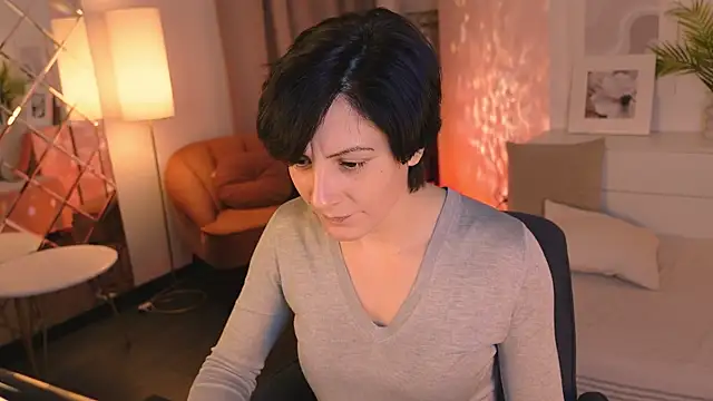 LorenDaze online show from 12/17/25, 06:41