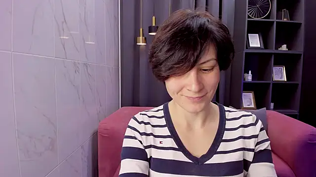 Snapshot of LorenDaze chatting on 12/23/25, 08:12 LorenDaze online show from 12/23/25, 08:12