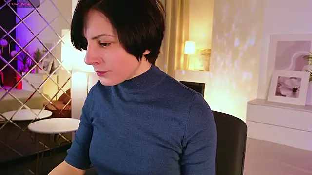 Snapshot of LorenDaze chatting on 02/14/26, 07:49 LorenDaze online show from 02/14/26, 07:49