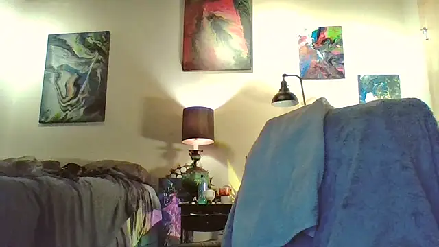 eatmeplease44 online show from 10/21/25, 02:23