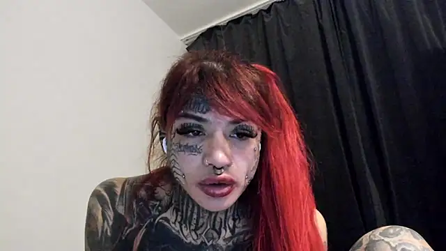 Snapshot of tamarapervert chatting on 02/15/25, 12:48 tamarapervert online show from 02/15/25, 12:48