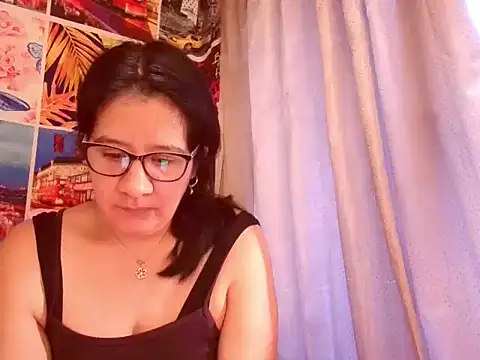 lucianarubi online show from 12/15/25, 03:27