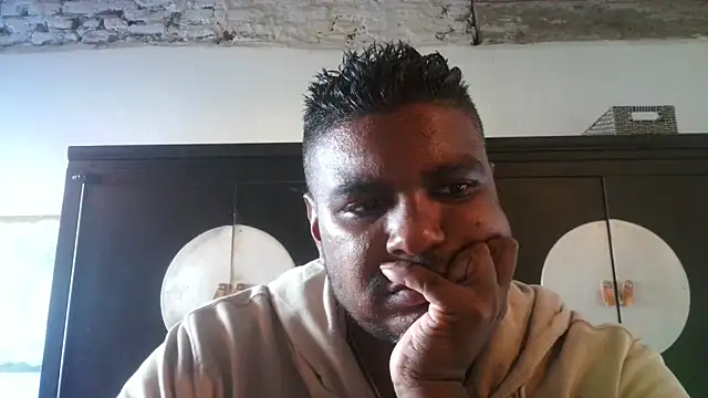 Snapshot of Bandusrilankasexymen chatting on 09/15/25, 01:33 Bandusrilankasexymen online show from 09/15/25, 01:33