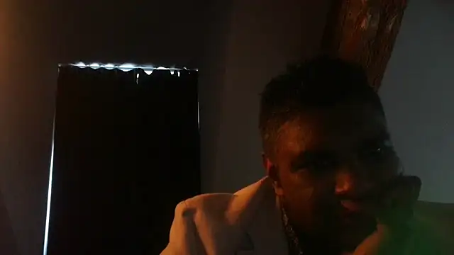 Snapshot of Bandusrilankasexymen chatting on 01/11/26, 12:43 Bandusrilankasexymen online show from 01/11/26, 12:43