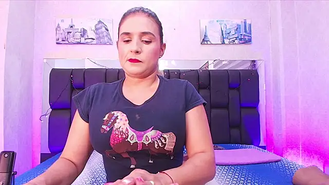  carolina fox online show from 02/08/25, 03:08