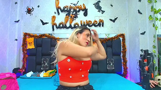  carolina fox online show from 10/16/25, 03:07