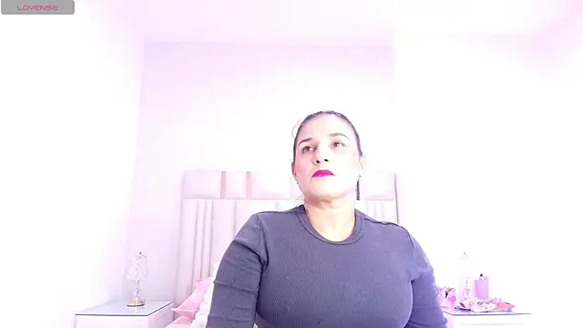  carolina fox online show from 11/05/25, 03:06