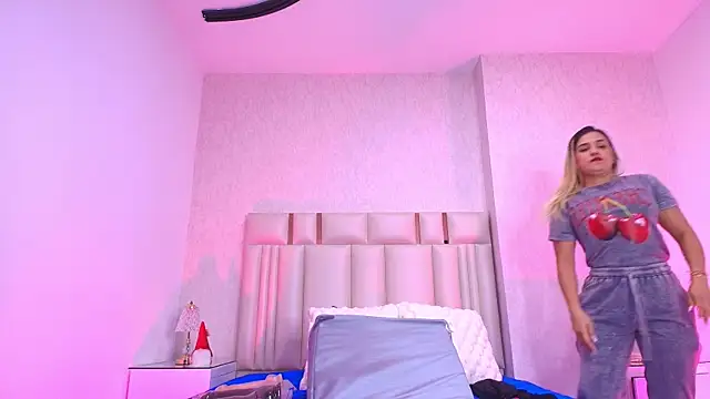  carolina fox online show from 11/21/25, 03:16