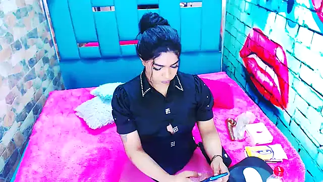 violet bigcock774 online show from 06/05/26, 07:41
