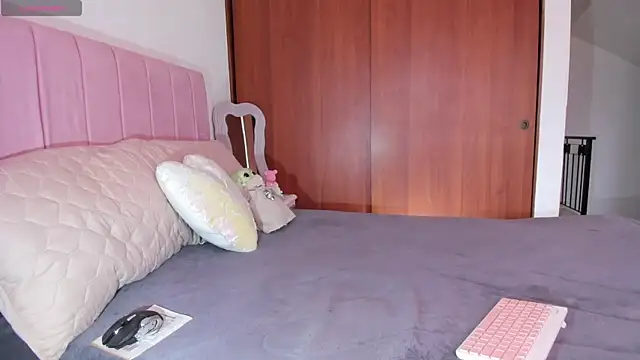 whitneyhot online show from 11/10/25, 11:42