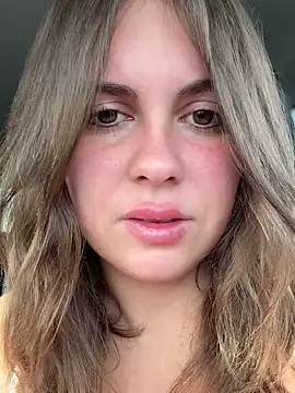 Snapshot of Samantha_official chatting on 12/21/25, 09:05 Samantha official online show from 12/21/25, 09:05