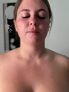 Snapshot of Samantha_official chatting on 03/09/26, 08:35 Samantha official online show from 03/09/26, 08:35