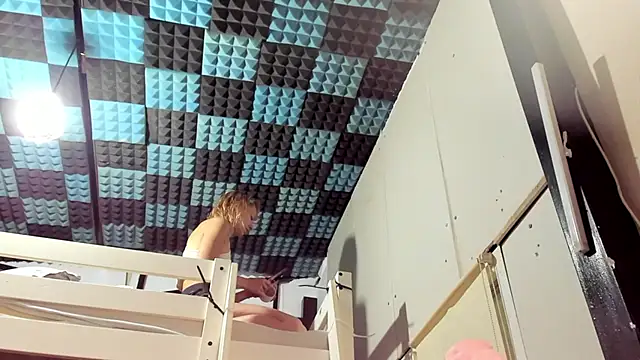 Snapshot of karo123421 chatting on 09/11/25, 07:36 karo123421 online show from 09/11/25, 07:36