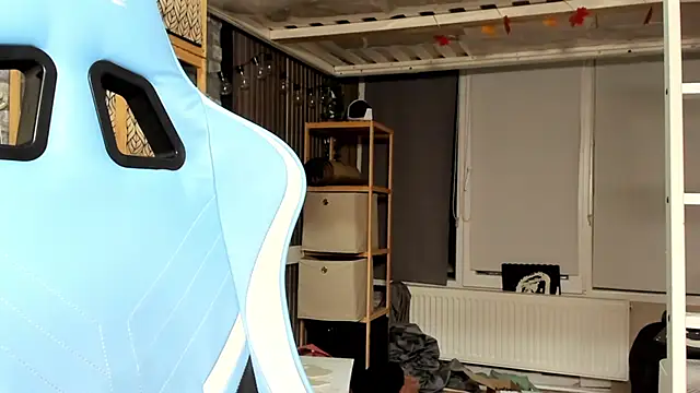 Snapshot of karo123421 chatting on 09/12/25, 07:47 karo123421 online show from 09/12/25, 07:47