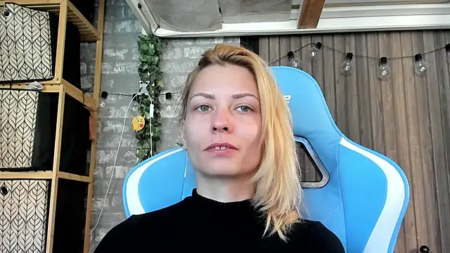 Snapshot of karo123421 chatting on 09/19/25, 12:17 karo123421 online show from 09/19/25, 12:17