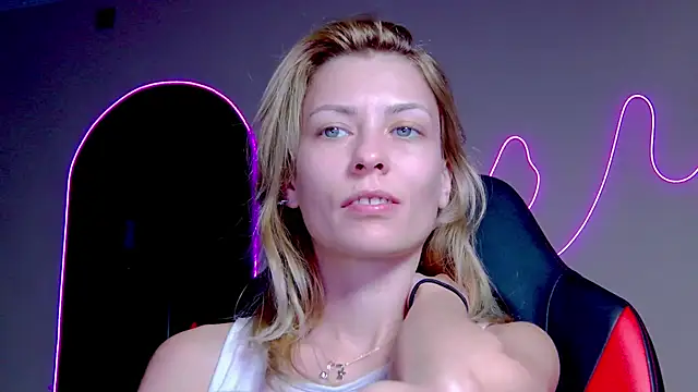 Snapshot of karo123421 chatting on 10/10/25, 08:19 karo123421 online show from 10/10/25, 08:19