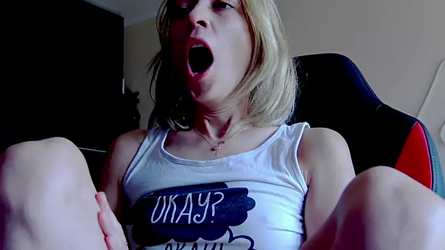 Snapshot of karo123421 chatting on 10/11/25, 08:24 karo123421 online show from 10/11/25, 08:24