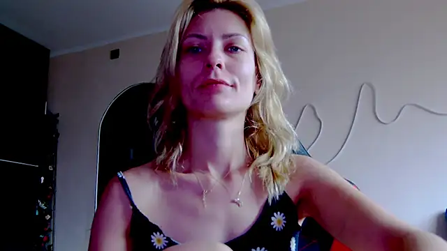 Snapshot of karo123421 chatting on 10/12/25, 08:35 karo123421 online show from 10/12/25, 08:35