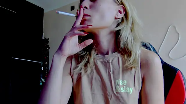 Snapshot of karo123421 chatting on 10/17/25, 10:18 karo123421 online show from 10/17/25, 10:18