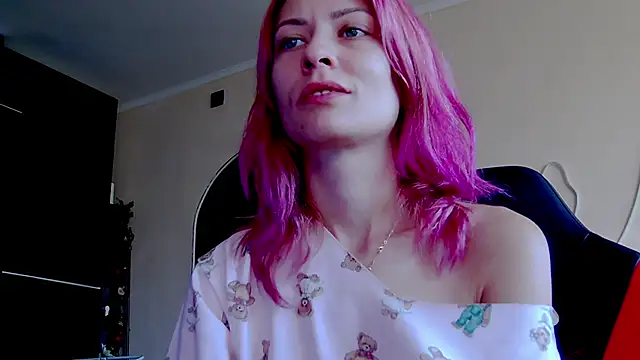 Snapshot of karo123421 chatting on 10/20/25, 05:52 karo123421 online show from 10/20/25, 05:52