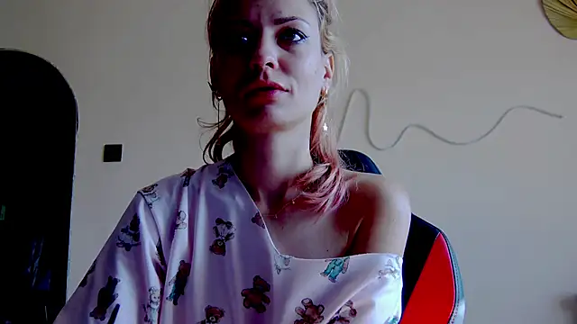 Snapshot of karo123421 chatting on 11/02/25, 09:00 karo123421 online show from 11/02/25, 09:00