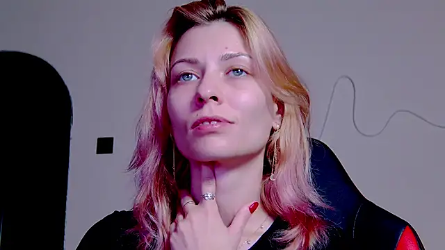 Snapshot of karo123421 chatting on 11/03/25, 09:38 karo123421 online show from 11/03/25, 09:38